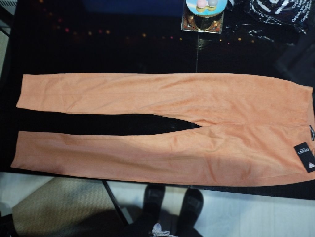 Панталон Guess промоция.