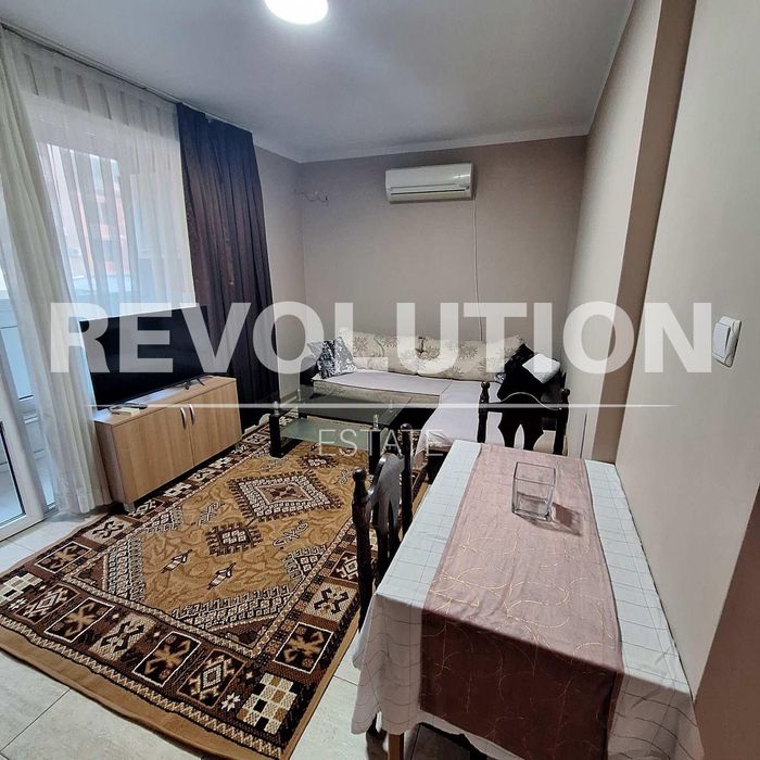 Дава се под наем Тристаен апартамент в Пловдив, Център - 80 кв.м за 450 € - Снимка #1