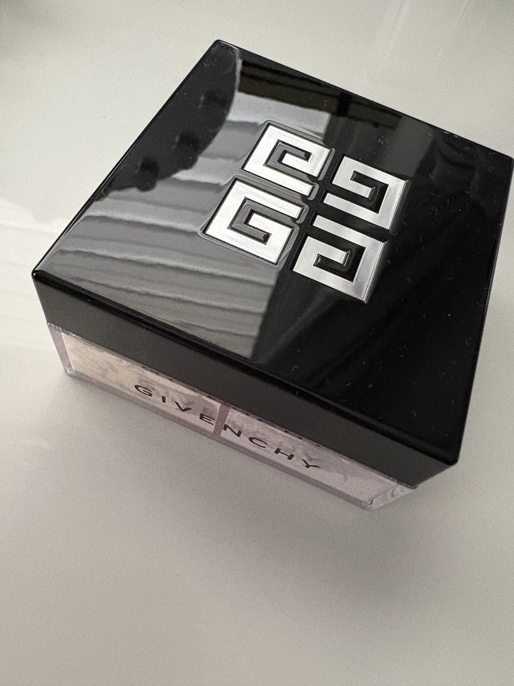 Прахообразна пудра Givenchy цвят 03 Voile Rosé