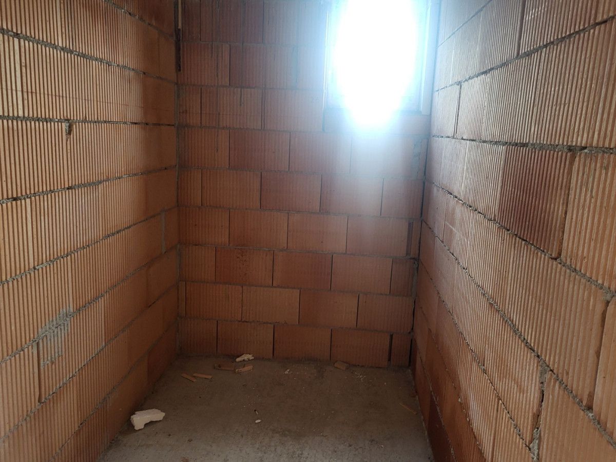 Продава се Двустаен апартамент в Варна, м-т Зеленика - 67 кв.м за 2010 €/кв.м - Снимка #7