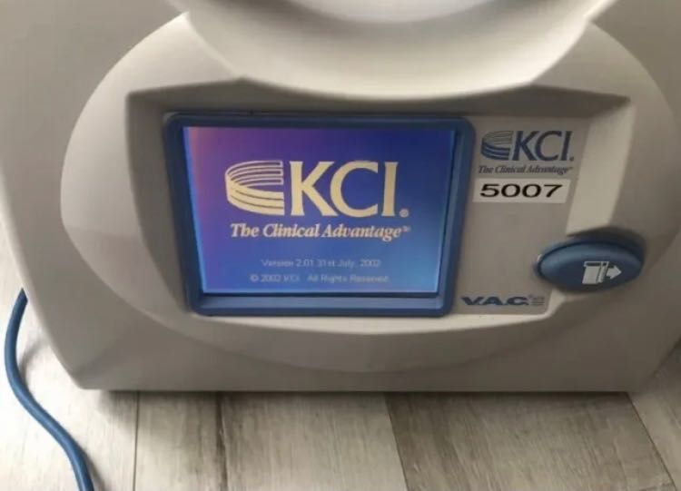 KCI уред за вакуумна негативна терапия . Медицинско оборудване