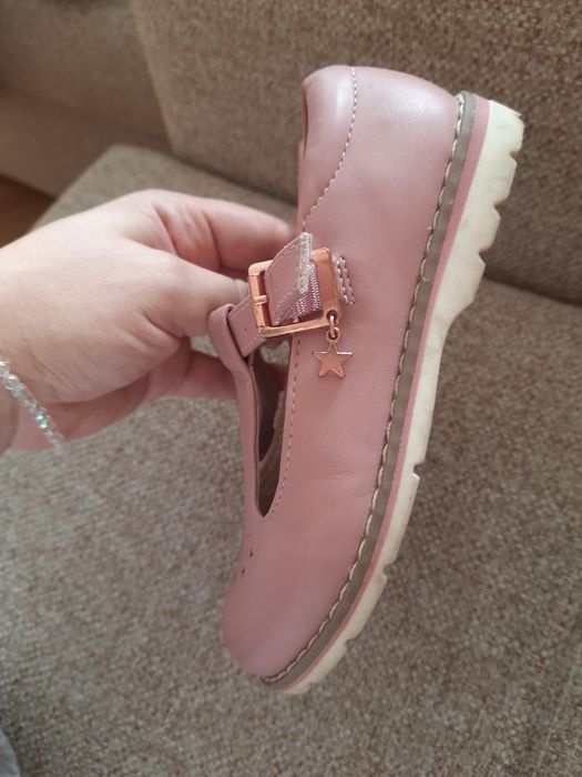 Детски официални обувки Next 27,5/ 9,5 в пепел от рози