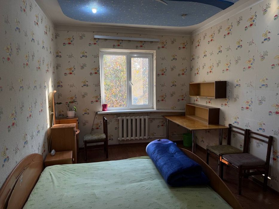 Банковский дом на Буз базаре. 3х комнатная.Кирпичный дом.По 1000 за м2