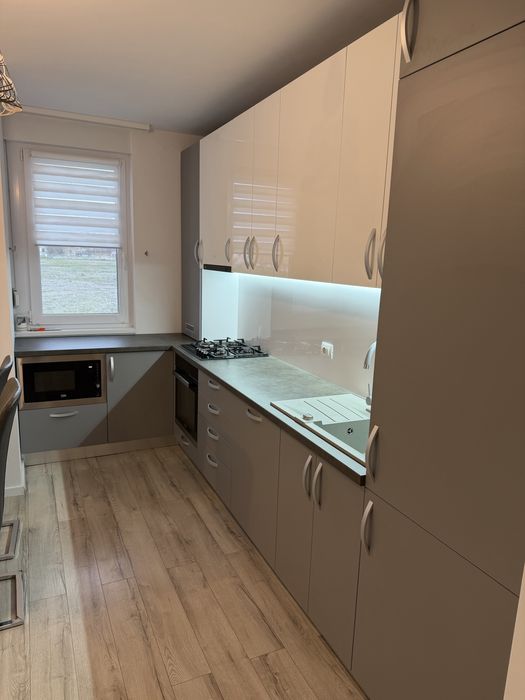 Inchiriez apartament in ARED