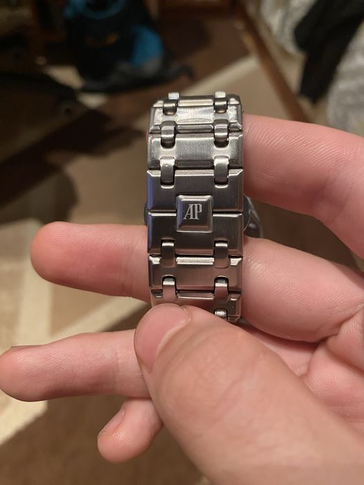 Часовник Audemars Piguet сив