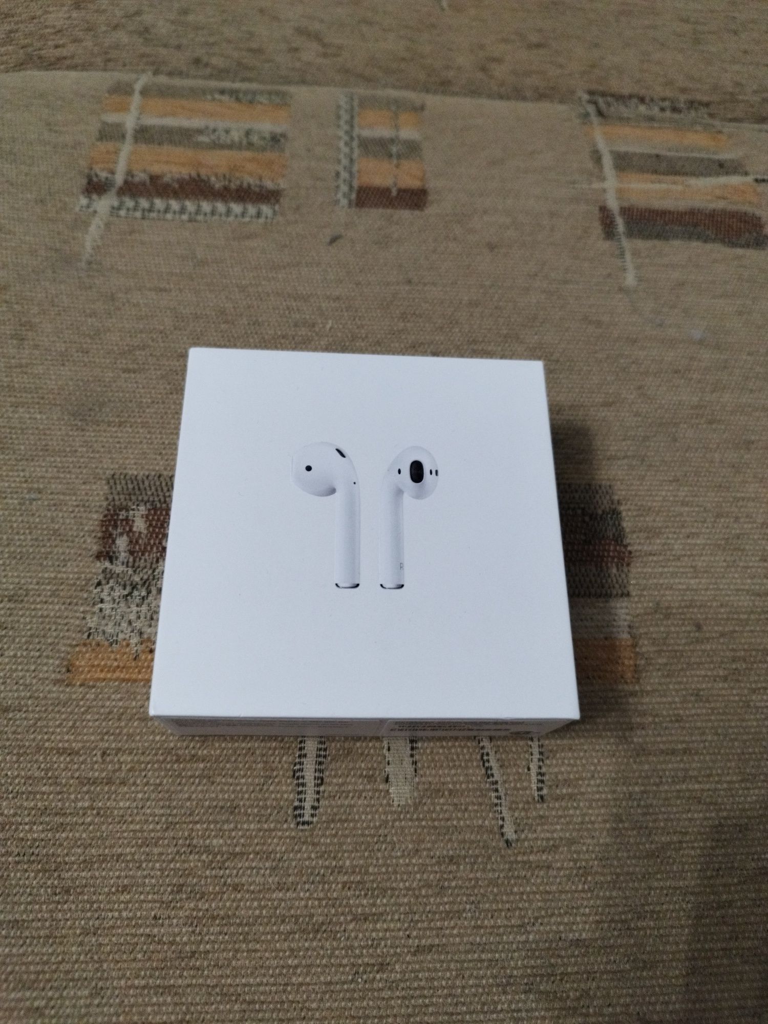 Airpods 2 - кейс+провод для зарядки. БЕЗ НАУШНИКОВ!
