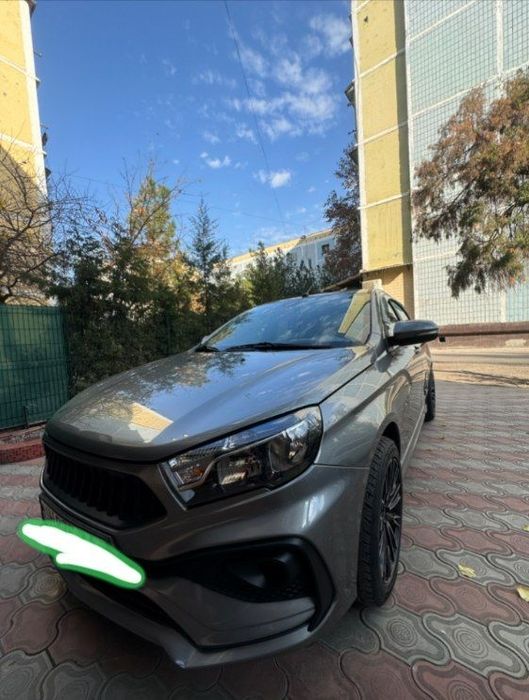 Lada Vesta 2017 год срочно!!!