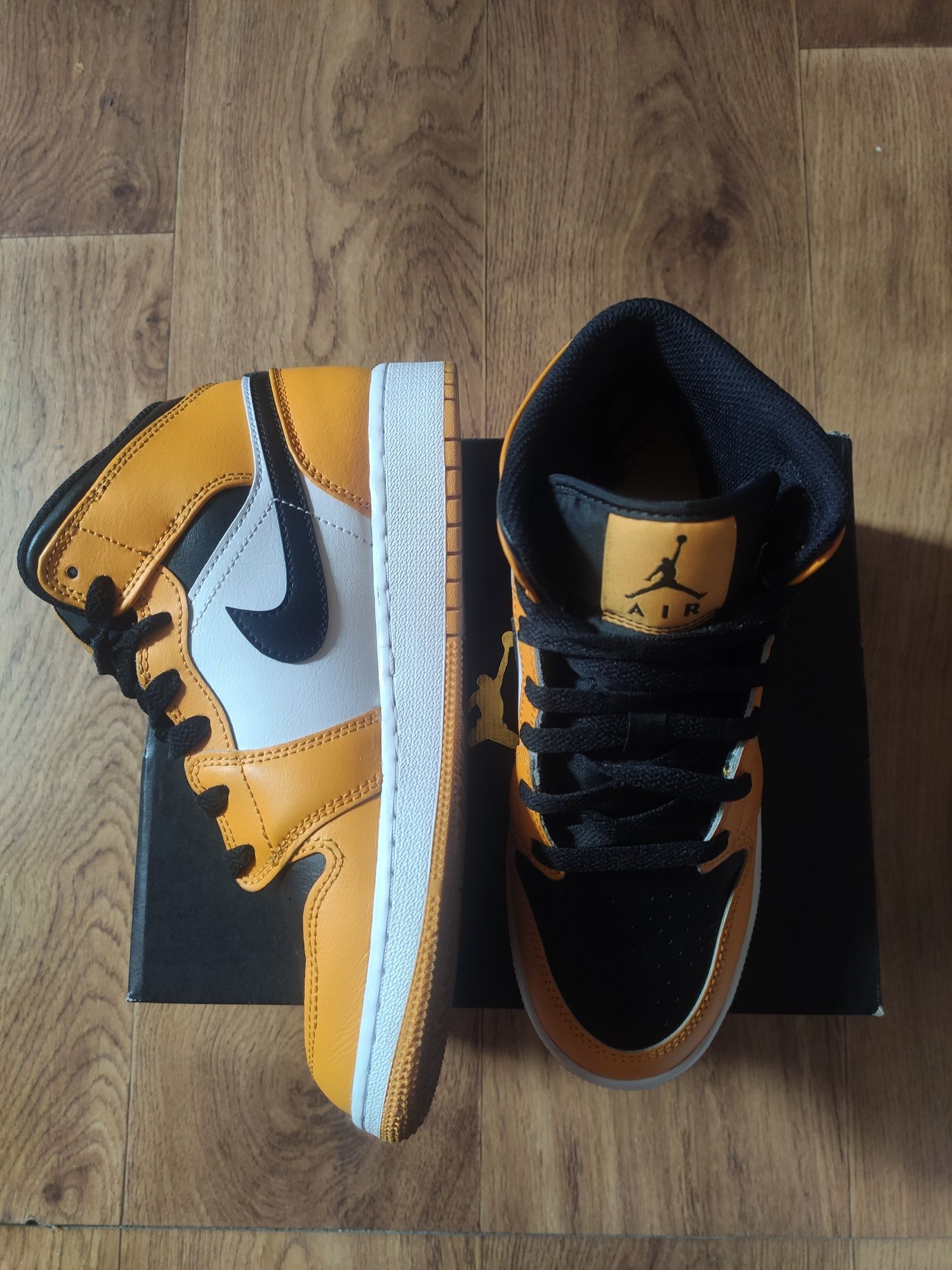 Nike air Jordan Taxi mid