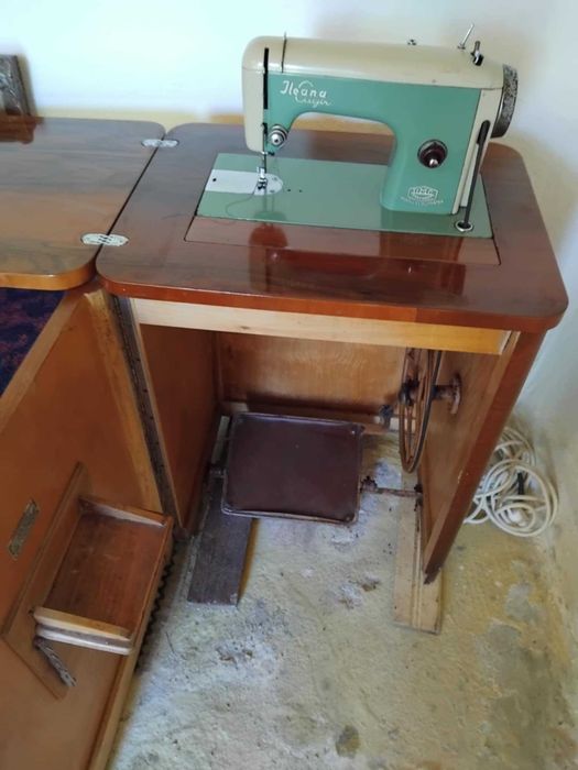 Masina de cusut Ileana din ani 1960