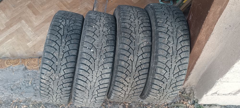 Продам зимнюю резину 185/65R15
