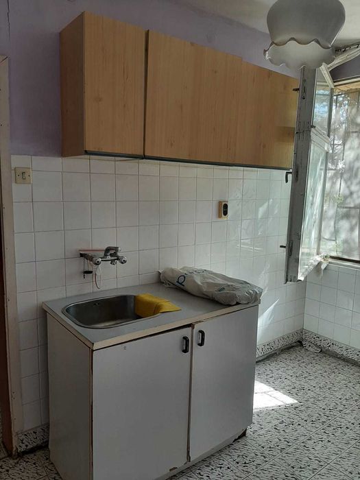 Продавам УПИ 500 кв.м в с.Лиляново Община Сандански и двуетажна сграда