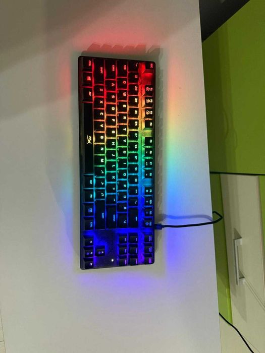 Vând  Tastatură HyperX Alloy Origins, in stare foarte buna.