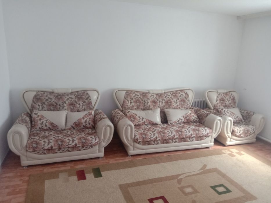 Продается мягкая мебель для гостинной в отличном состояний