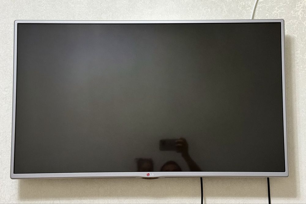 Телевизор LG LED 40 дюймов (диагональ 104 см)