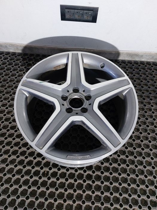 o janta 19 originala mercedes gla x156 w156 amg 8j et43,5