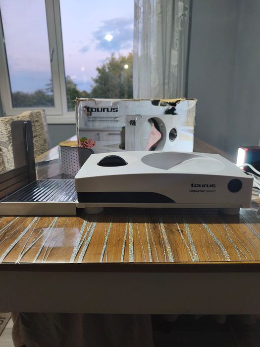 Машина за рязане на колбаси и други