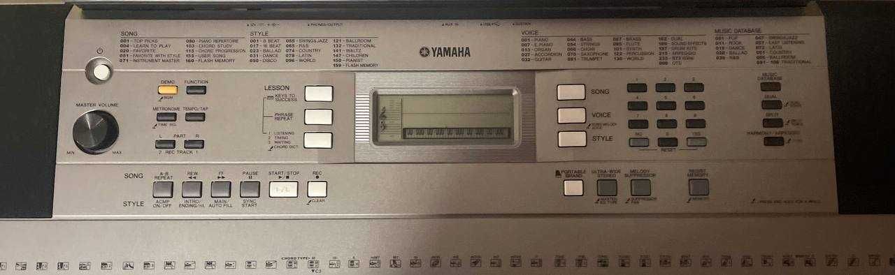 Yamaha PSR E 353