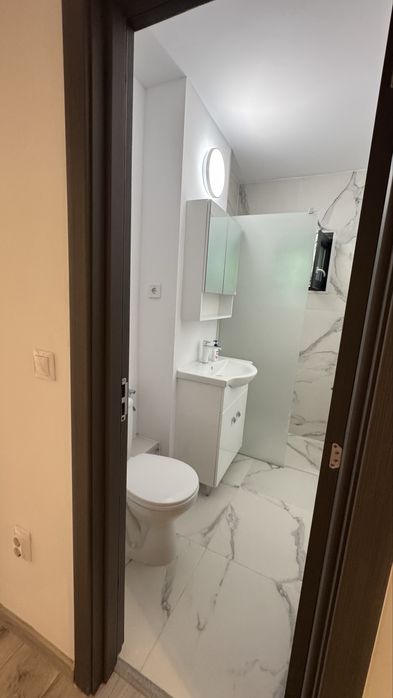 Apartament decomandat, 2 camere, 2 bai, fost cabinet de Pediatrie, CT
