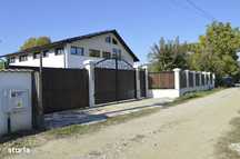 Calinesti - Gorganu, casa cu 2 intrari, teren 2496 mp