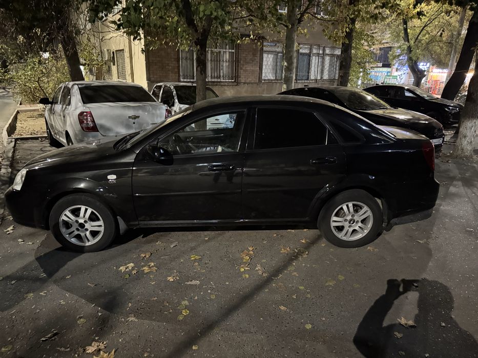 Ласетти 1.8 сотилади!