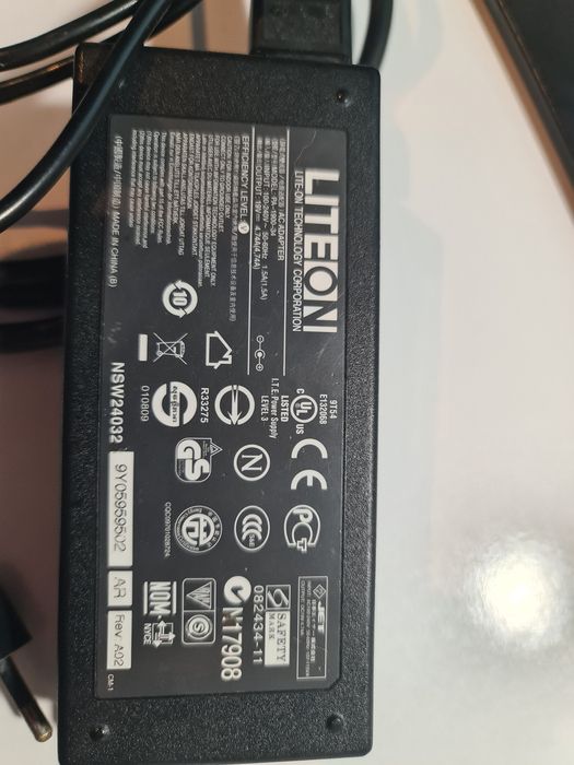 Vand alimentator LiteOn, pentru laptop.
