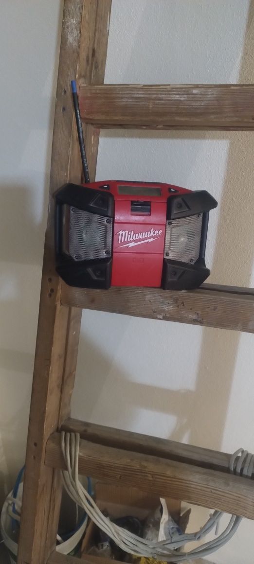 Индустриално радио Милуоки Milwaukee
