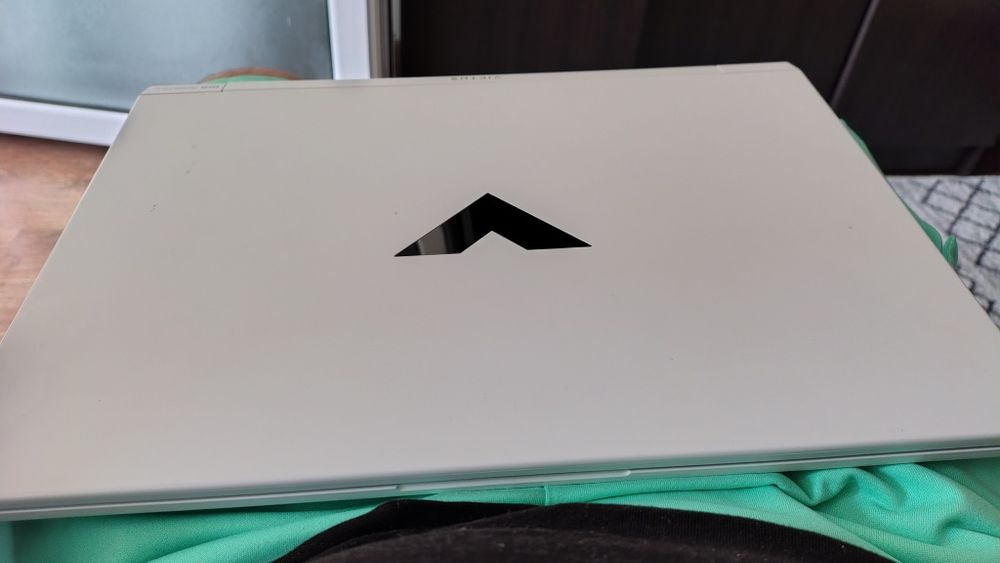 Vând laptop victus