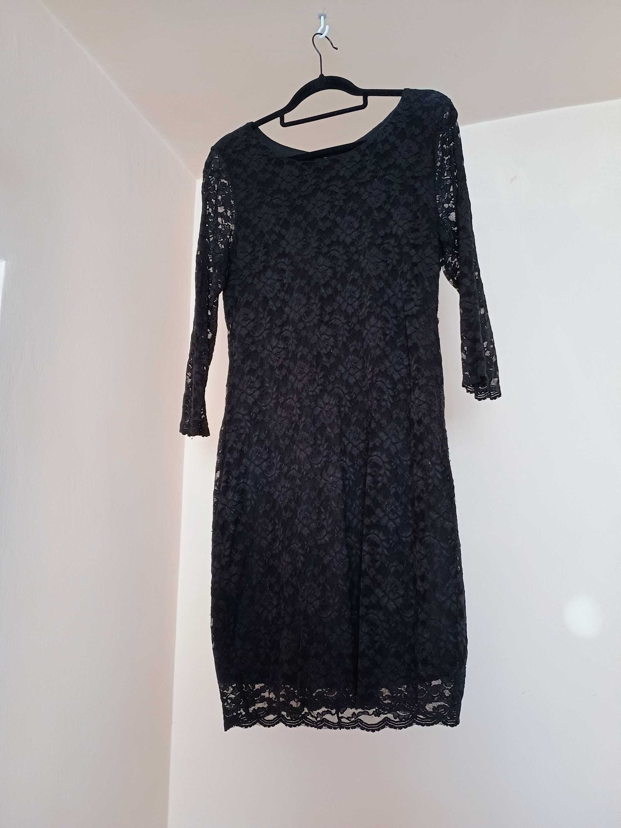 Rochie neagra elastica , cu dantela model floral , eleganta marimea 44