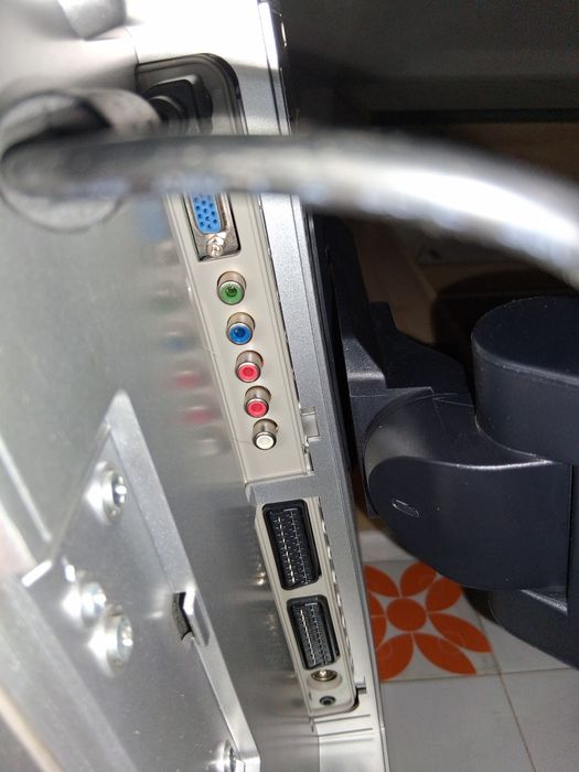 Продавам телевизор JVC 23"