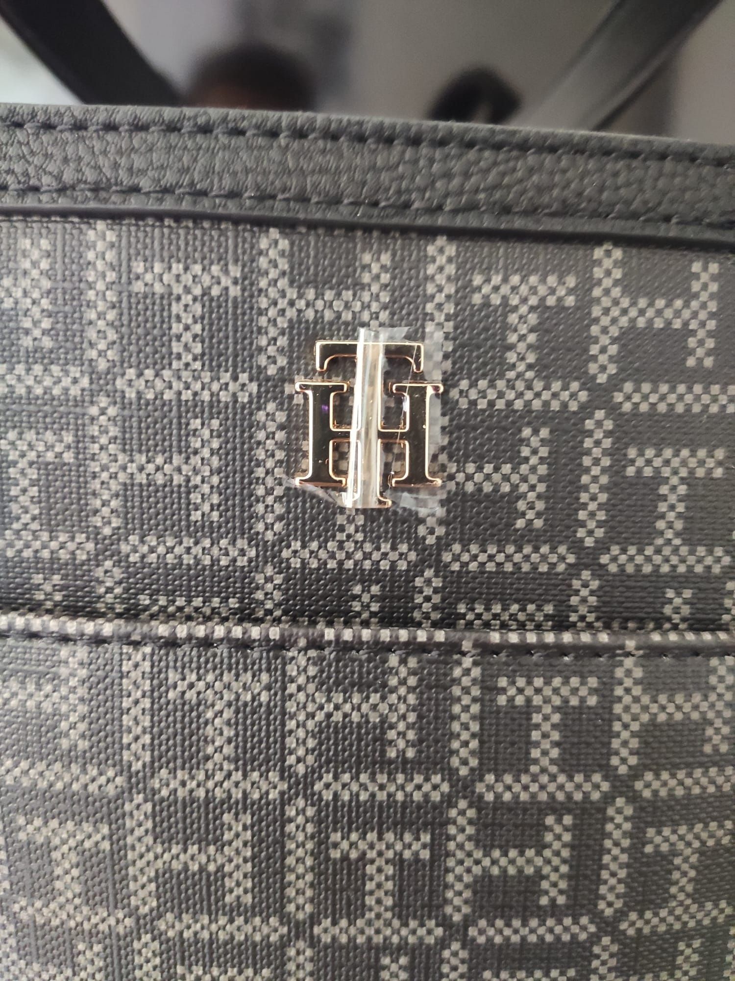 Geanta Tommy Hilfiger nouă
