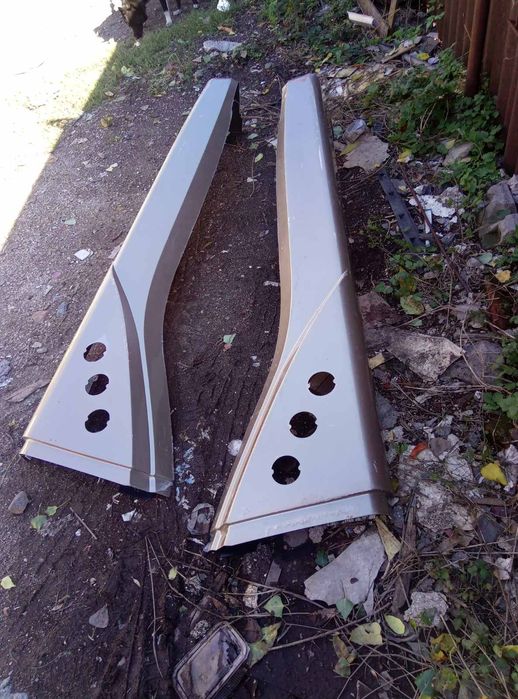 Брони,прозорци,тенти и пластмаси за кемпери и каравани