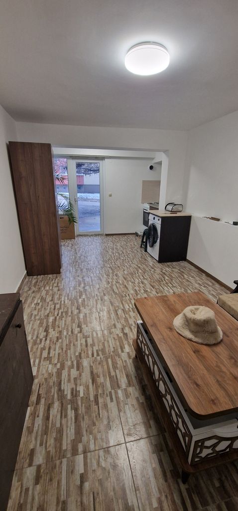 Дава се под наем Едностаен апартамент в Мездра - 30 кв.м за 153 € - Снимка #6
