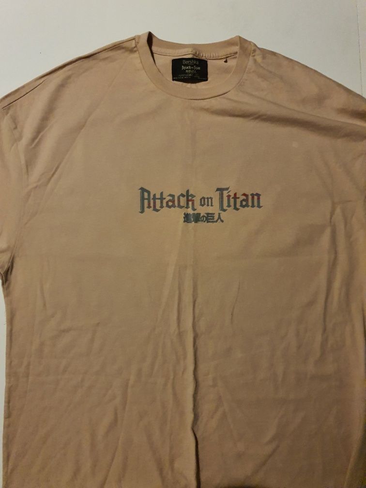 Tricou Attack on Titan Bershka ediție limitată