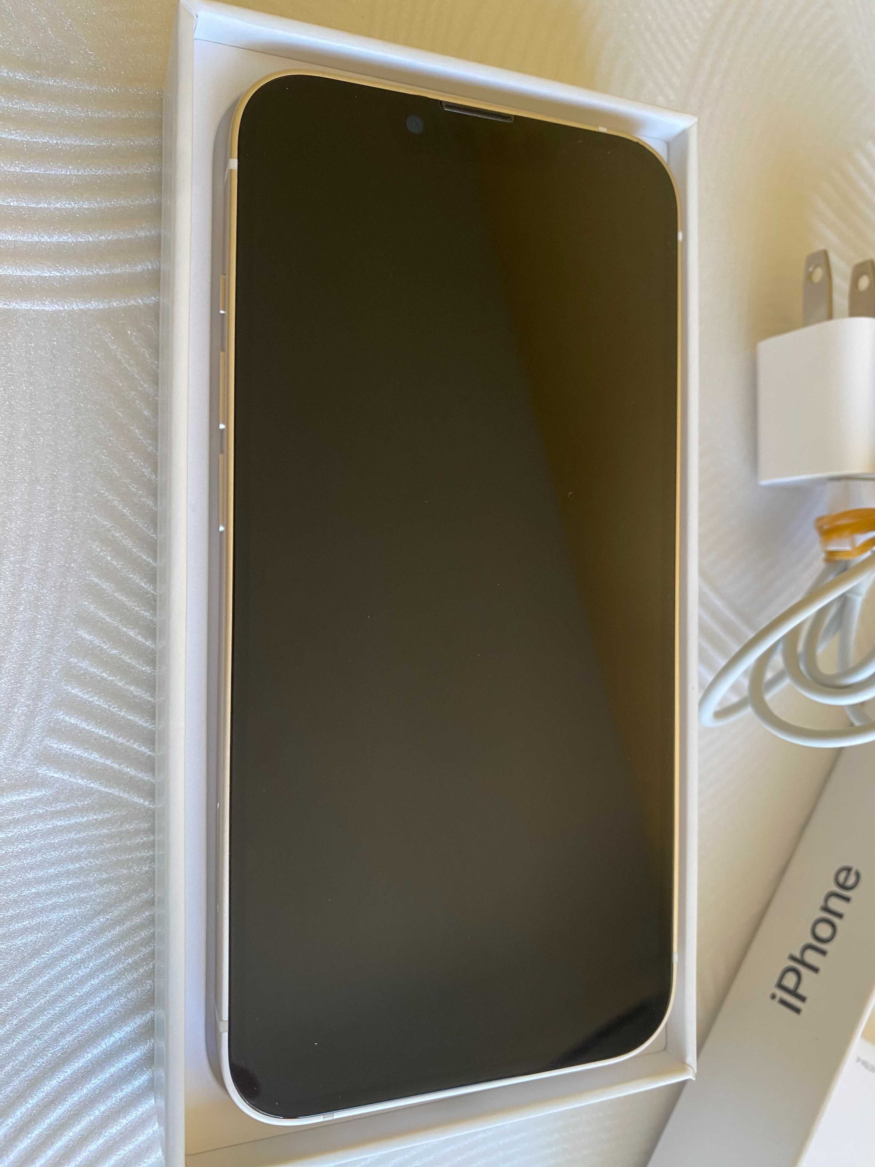 Apple iPhone 13 - 128GB - Starlight