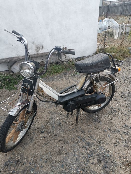 Мопед хонда. на ремне.