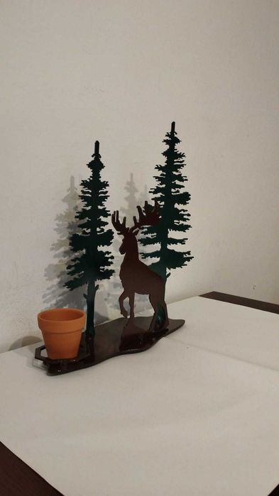 distribui diverse forme metalice