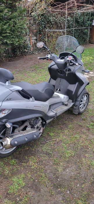 Piaggio mp3 400ie LT an 2010, se conduce cu categoria B