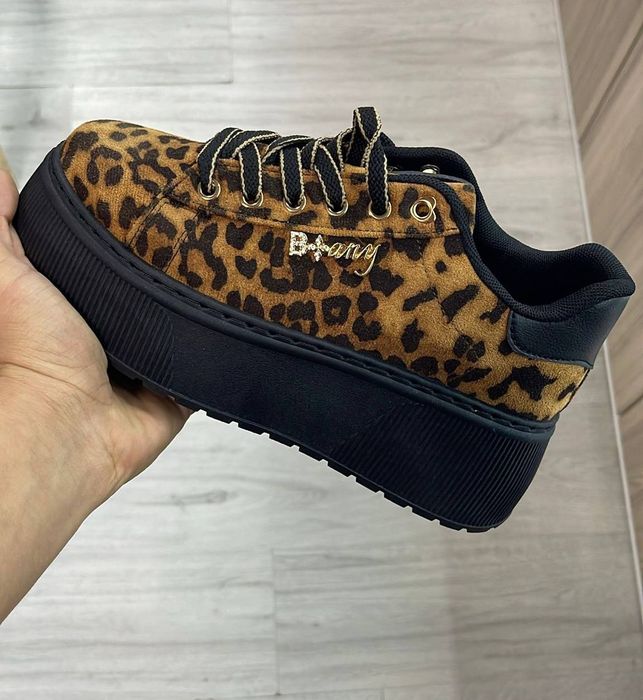 Adidași damă cu platforma