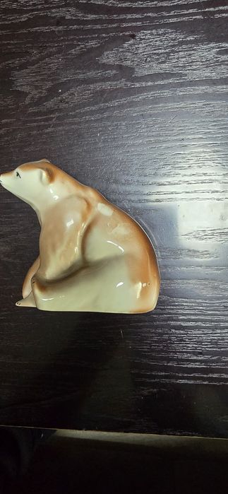 Българска порцеланова статуетка фигура Мече