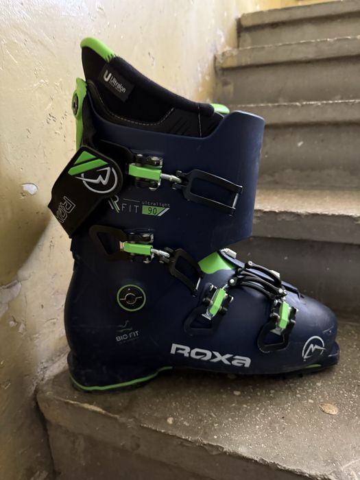 Vand clapari roxa barbati ultralight 90 si skiuri fischer rc one