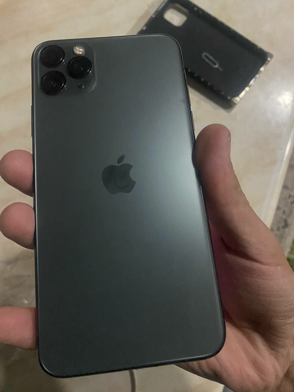 Iphone 11 pro max sotilad karobka dakument hamma narsasi bor radnoy