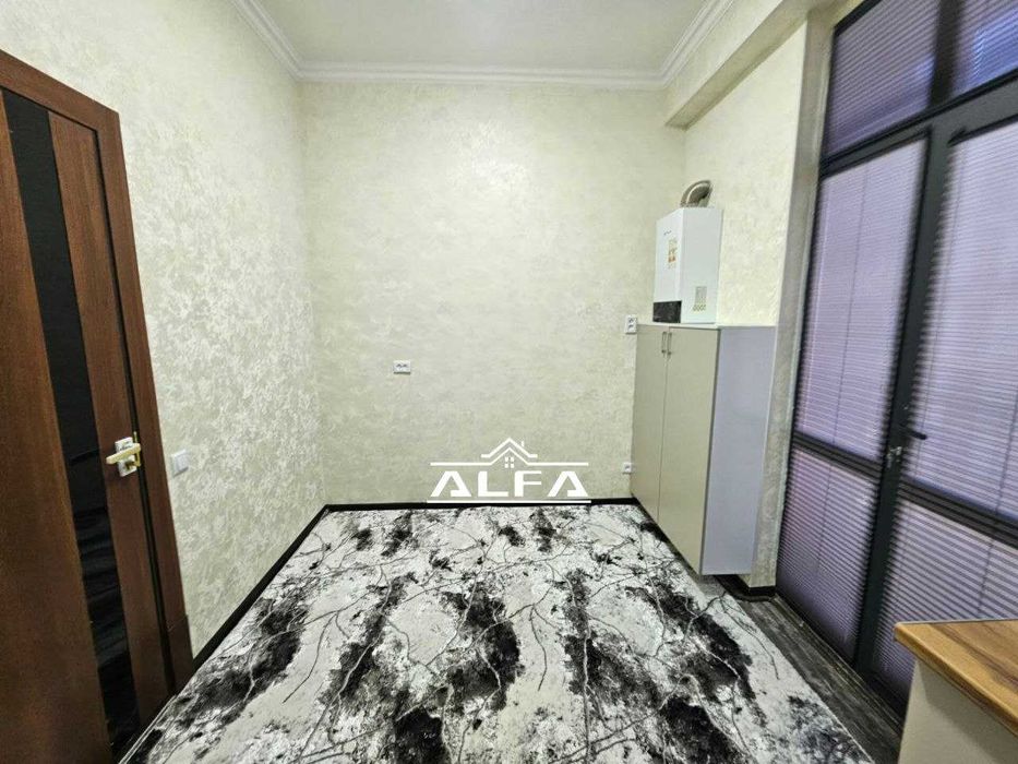 Buxoroda kvartira sotiladi 1 xonali 52m² 7-qavat.