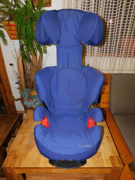 Scaun auto / inaltator Maxi Cosi Rodi/ grupa 15-36 kg / 3-12 ani