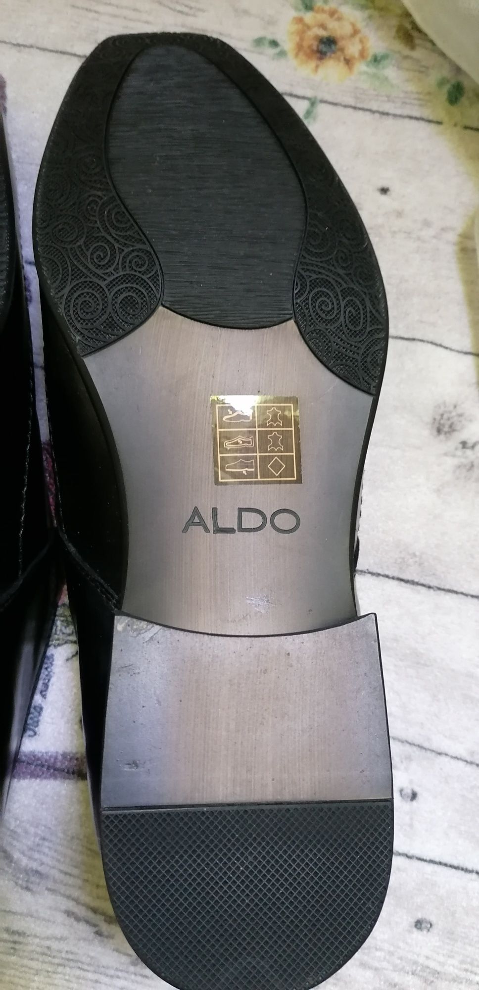 Vând pantofi bărbătești de piele Aldo mărimea 43