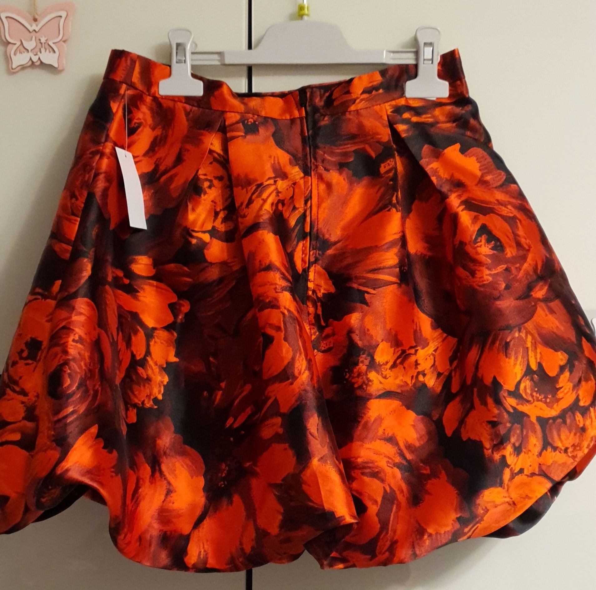 Fusta fetita 10-12 ani, imprimeu floral, rosu cu negru