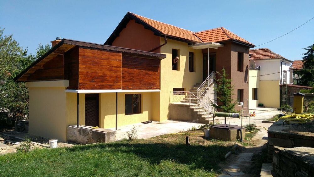 Продавам масивна къща