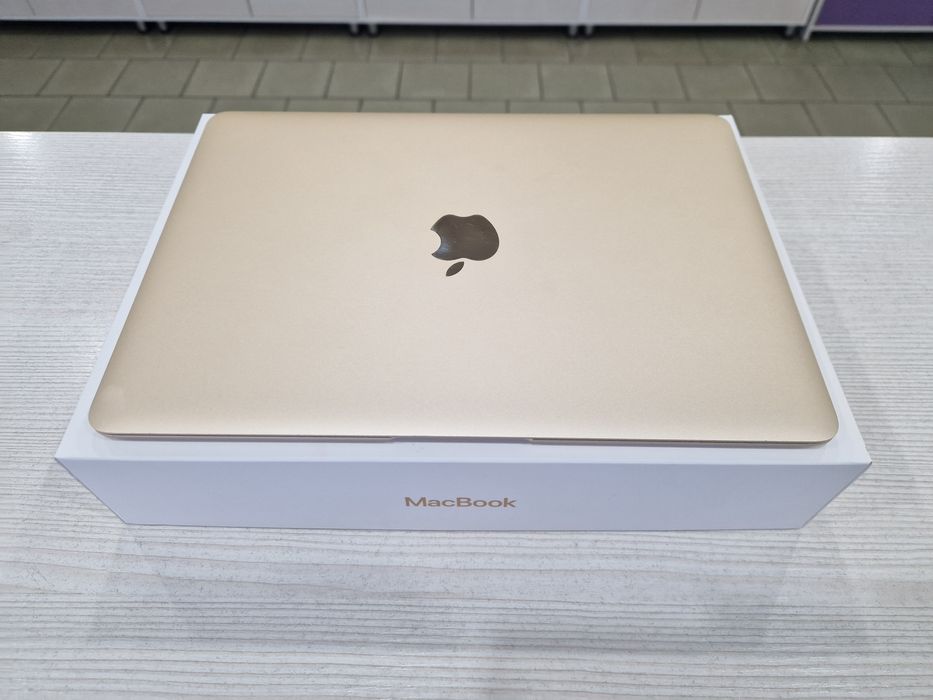 Apple MacBook Air 12 (Core M3, 8 Gb DDR4, 256 Gb SSD)