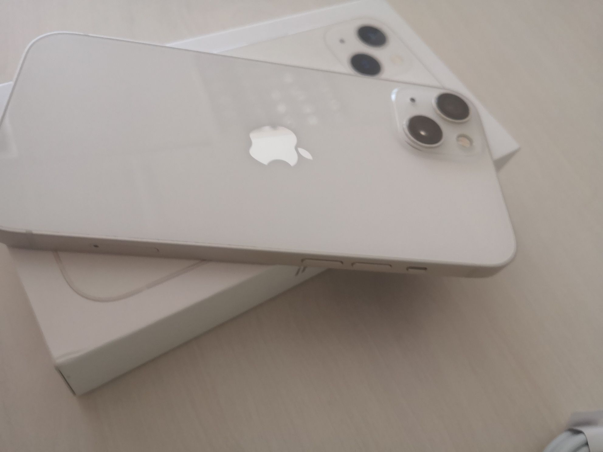 Iphone 13 Starlight