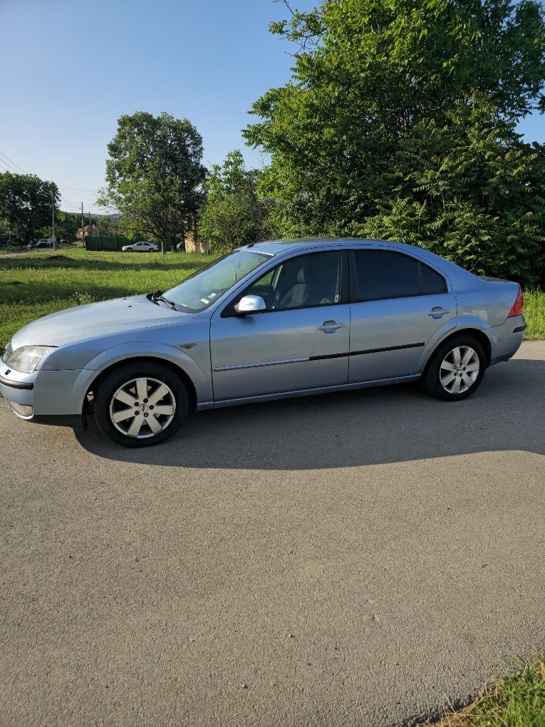 Продавам Ford mondeo mk3 1.8(Бензин, газ)