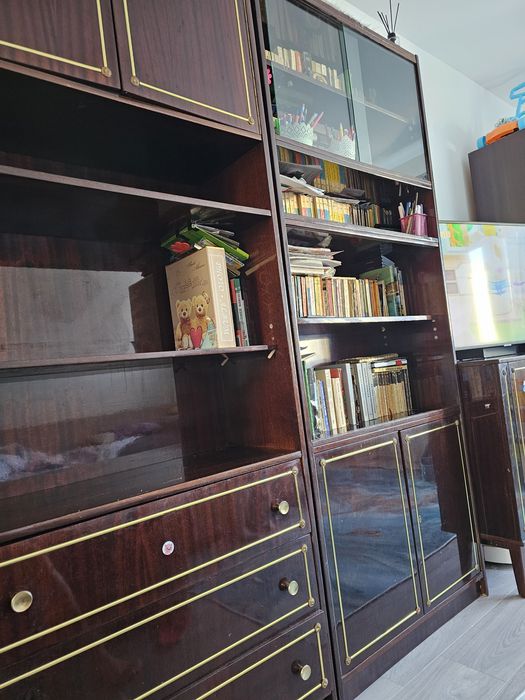 Vand mobila sufragerie